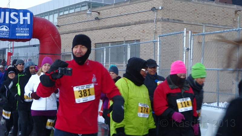 2014 Autoshow Shuffle 5K 249.JPG - 2014 Autoshow Shuffle 5K in Detroit Michigan. A cold day along the river, but accompanied by a great sunrise! Out and back on the River Greenway.